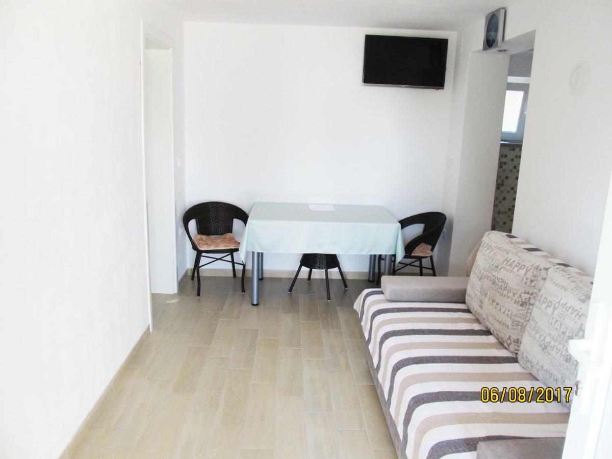 Apartmani Mala Sirena Maslenica Exterior foto